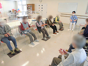 コグニサイズ（頭と体を同時に使う体操）